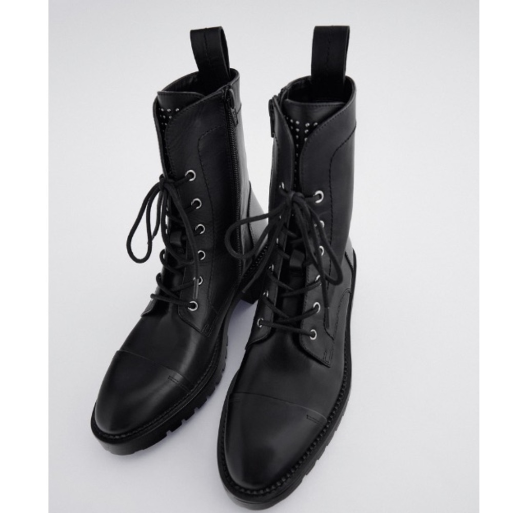 Studded Low heeled leather ankle boot Size 7.5 NWT